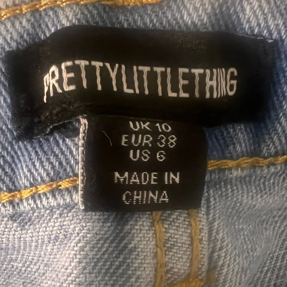 Distressed Light Blue Denim Shorts Size 6‎